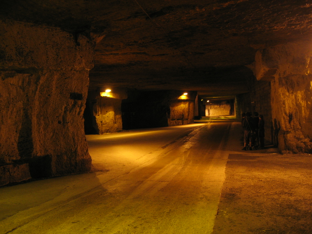 Le Hameau de Bailly et les caves Bailly Lapierre
